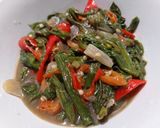 Foto langkah ke 4 dari resep Tumis genjer / oseng genjer.