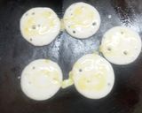 A picture of step 4 of Mixed Mini Uttapam with tangy tamarind sauce.