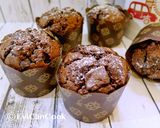 Foto langkah ke 5 dari resep Triple Chocolate Banana Muffins.