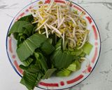 Foto langkah ke 1 dari resep Kwetiau Goreng Udang dan Bakso.