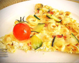 Foto del paso 7 de la receta: Quiche de tortellinis con bacon y calabacín