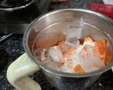 A picture of step 2 of Papaya Milkshake.