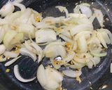 A picture of step 3 of Sticky mushrooms and onions.