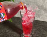 Foto langkah ke 3 dari resep Fanta Float.