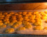 A picture of step 3 of Crispy Cheese Crackers.