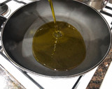Foto del paso 1 de la receta: Merluza en salsa al vino blanco