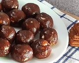 A picture of step 4 of Bourbon Laddoo.