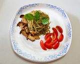 รูปขั้นตอนการทำที่ 3 ของ สปาเก็ตตี้ เพสโต้ซอส เห็ดย่าง (มังฯ)