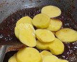 Foto langkah ke 2 dari resep Daging dan Kentang Bumbu Lapis.