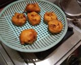 बटाटे वडे(batate vade recipe in marathi) रेसिपी स्टेप 4 फोटो