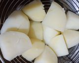 A picture of step 1 of Aloo Chaat.