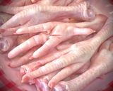Hình bước làm 1 của món CHÂN GÀ HẤP TÀU XÌ KIỂU HONGKONG (CHÂN GÀ PHÙNG CHẢO)