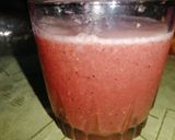 Foto del paso 3 de la receta: Licuado de frutilla, durazno y arándanos