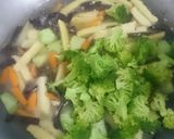 Foto langkah ke 4 dari resep Tumis Brokoli.