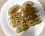 รูปขั้นตอนการทำที่ 4 ของ เกี๊ยวซ่าไส้กุ่ยช่ายเห็ดหอมหมูสับ🥹🥟Gyoza with Chive Shitake Mushroom and Minced Pork🧄🥟🌶️🍄