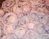 A picture of step 4 of Home-made Onion Rings.