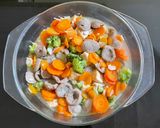 Foto langkah ke 9 dari resep Capcay kuah bakso tahu simple keto friendly.