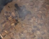 Foto del paso 6 de la receta: Muslos de pollo con salsa de champiñones