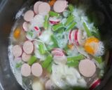 Foto langkah ke 4 dari resep Sayur Sop Sosis Telur Puyuh.