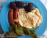 Foto del paso 3 de la receta: Huevos, chistorra, pimiento italiano y morcilla picante