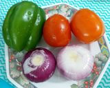 A picture of step 3 of Onion Capsicum Masala.
