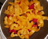 A picture of step 1 of Stir Fried Peppers aka Italian Peperonata light version.