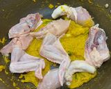 Foto langkah ke 3 dari resep Ayam Goreng Serundeng Lengkuas (Bumbu Ungkep).