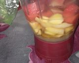 A picture of step 2 of Tropical fruits cocktail.