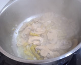 Foto del paso 2 de la receta: Crema de champiñones y espárragos en conserva