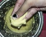 A picture of step 2 of Moong dal halwa.