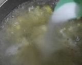Foto langkah ke 2 dari resep Bening Kelor Jagung.
