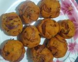 A picture of step 3 of Patnam Pakoda.