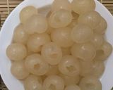 A picture of step 4 of Longans with Fresh Lotus Seed Filling in Syrup.