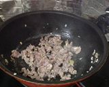 A picture of step 4 of Stir-fried Buffalo Meat with Water Spinach.