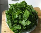 A picture of step 4 of Vietnamese Clam Soup with Spinach .