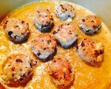 A picture of step 7 of Meatballs with Tomato Sauce.