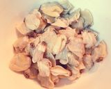 A picture of step 4 of Vietnamese Sour Clam Soup.