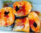 A picture of step 2 of Vietnamese Braised Fish Cooked in a Clay Pot.