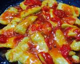A picture of step 4 of Fried Tofu in Tomato Sauce.