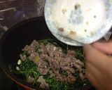 A picture of step 5 of Stir-fried Buffalo Meat with Water Spinach.