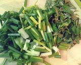 A picture of step 7 of Vietnamese Sour Clam Soup.