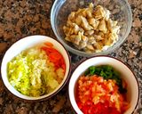 Foto del paso 1 de la receta: Guisito de arroz y almejas. #Mercado #CEBOLLA