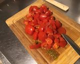 Une image de l'étape 7 de Diots du Jura fumés à la compotée de tomates, ail, oignon et origan.