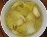 Foto langkah ke 2 dari resep Sup Dimsum Cepat.