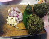 Foto langkah ke 1 dari resep Tumis Daun Singkong.