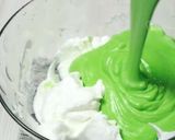 Foto langkah ke 7 dari resep Ogura Pandan Cake.