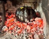 Foto del paso 2 de la receta: Fondue de queso en zapallo cabutia a las brazas