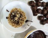 વોલનટ ચોકલેટ બોલ્સ વિથ કસ્ટર્ડ પુડિંગ (Walnut Chocolate Balls Custard Pudding Recipe In Gujarati) રેસીપી સ્ટેપ3ફોટો