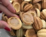 Фото кроку 5 до Орешки со сгущёнкой и грецкими орехами.