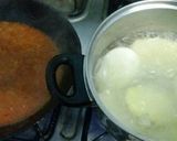 Foto del paso 2 de la receta: Papas cocida con relleno de sardinas a la salsa😊